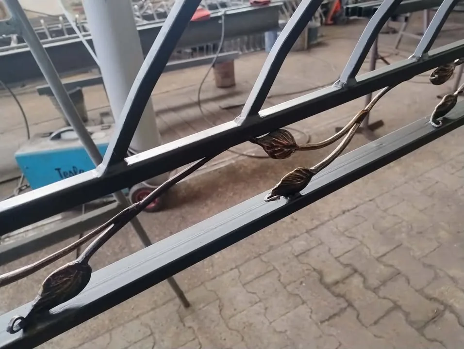 Przęsło zewnętrzne z detalem