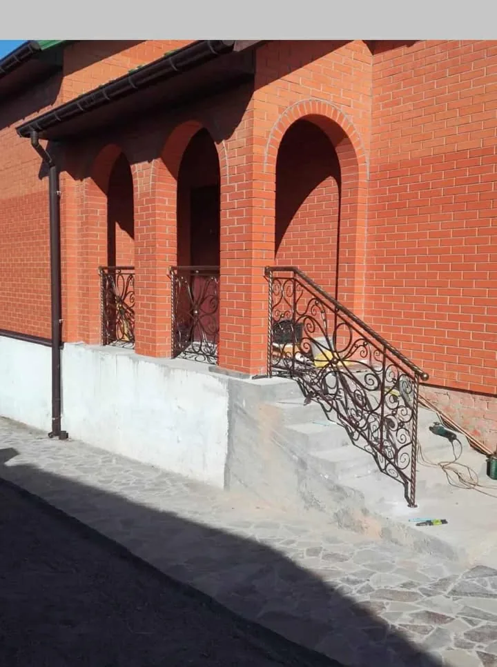 Balustrada zewnętrzna przy schodach