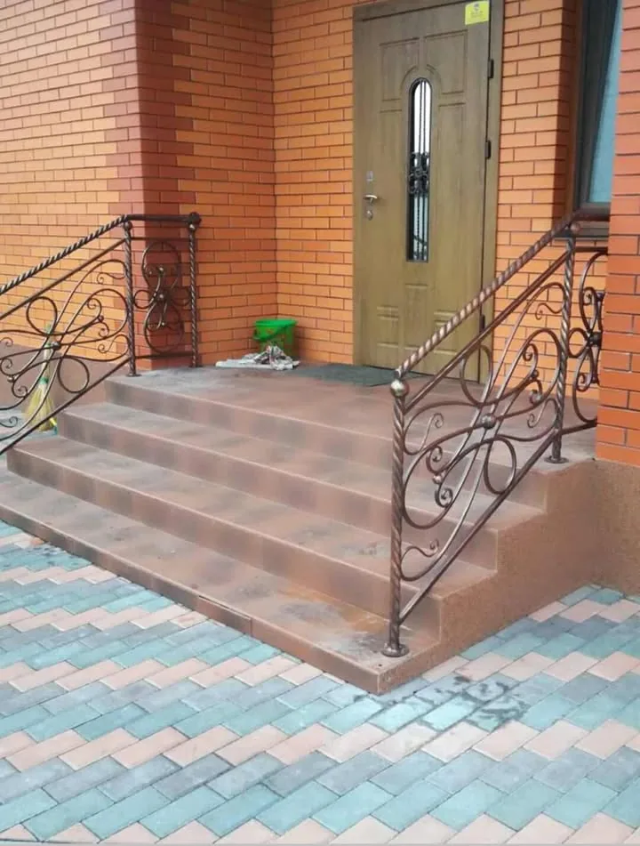 Schody tarasowe z balustradą